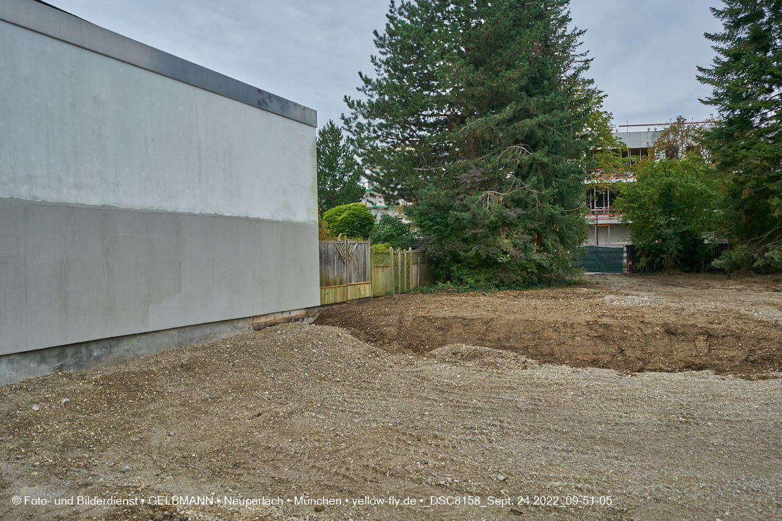 24.09.2022 - Baustelle an der Niederalmstraße 16 und Hugo-Lang-Bogen 13 in Neuperlach-Trudering
